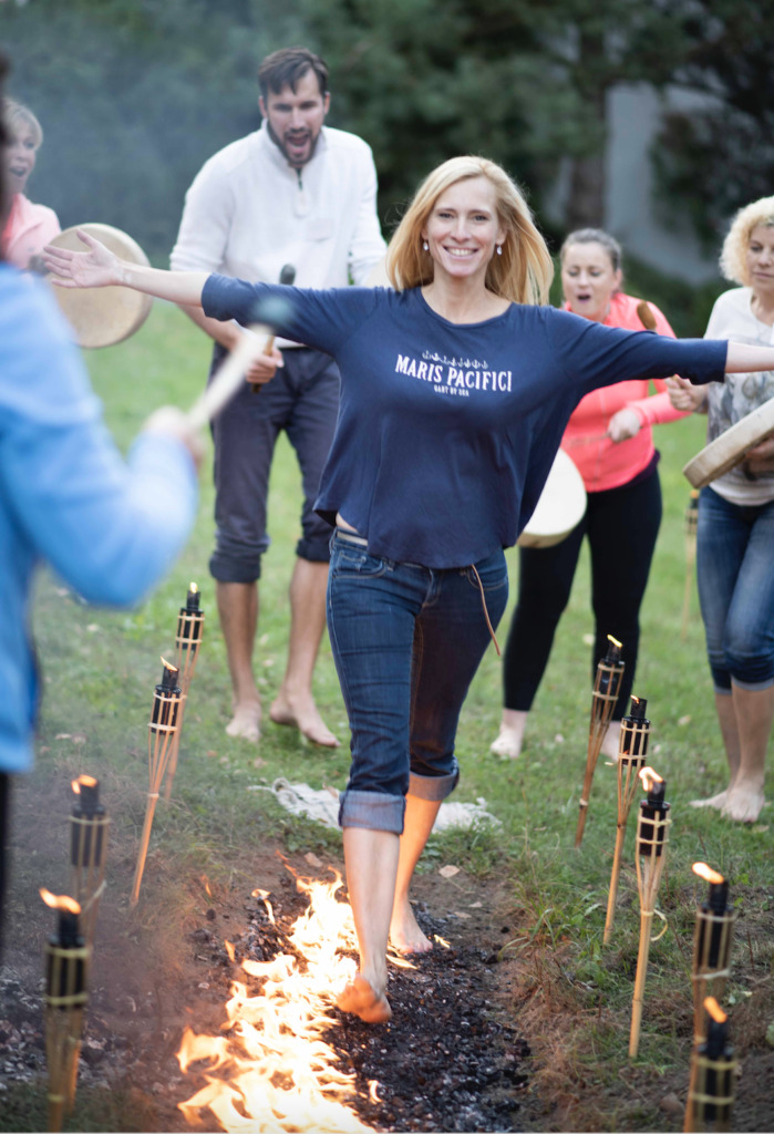 Renata Angelo firewalking 2